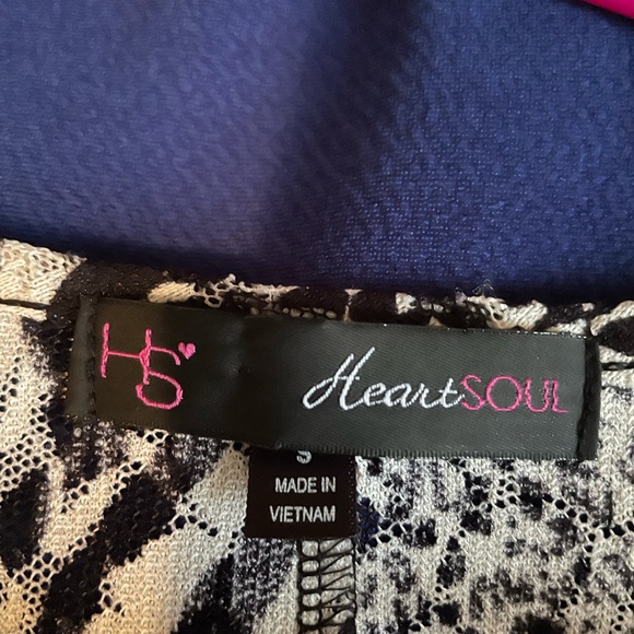 Heart and Soul NEW Size Small Women’s Blouse Butterfly Sleeves - Picture 6 of 7